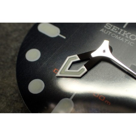 THE . FINAL . FANTASY . ONE - WHITE + BLACK - SEIKO HOUR HAND NTH-H-01-W