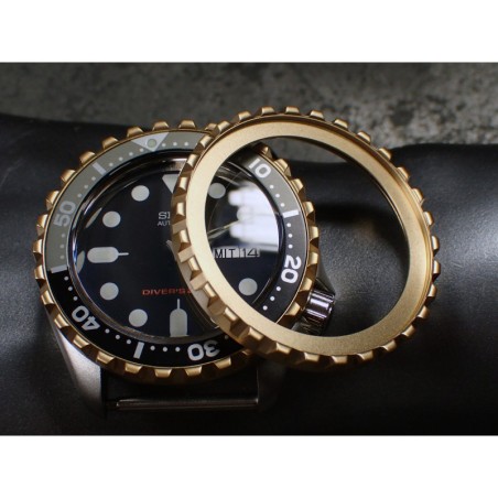 THE-DRACULA-ONE SATIN GOLD CUSTOM BEZEL F.SEIKO SKX007 7S26-020O DX-28-G