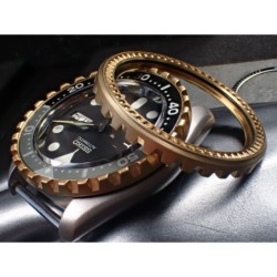 THE-DRACULA-ONE SATIN GOLD CUSTOM BEZEL F.SEIKO SKX007 7S26-020O DX-28-G